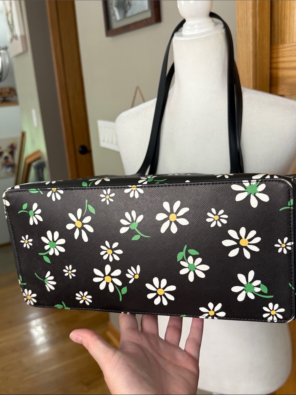 kate spade Black Daisy-Print Tote with White & Green Floral Motif - Picture 6 of 8